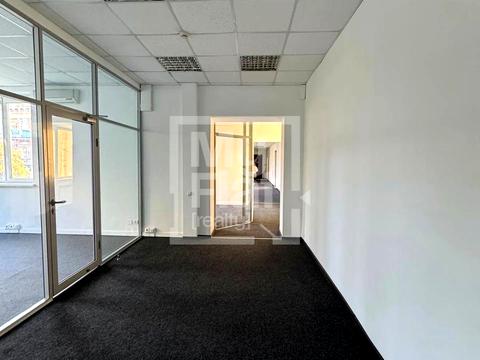комерційна за адресою Варязький пров., 4в