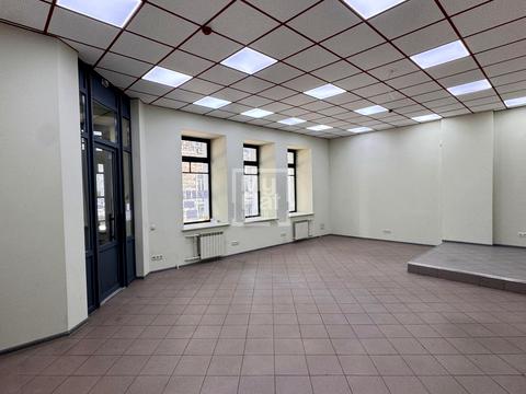 комерційна за адресою Михайлівська вул., 19