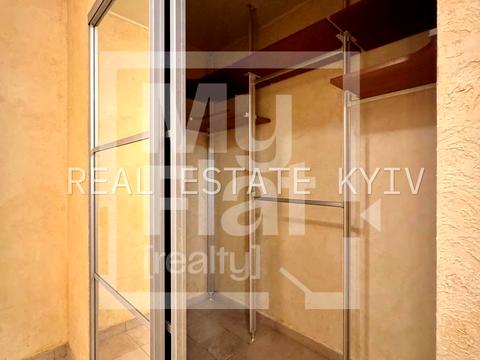 комерційна за адресою Круглоуніверситетська вул., 3-5