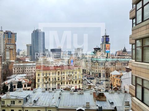 комерційна за адресою Круглоуніверситетська вул., 3-5