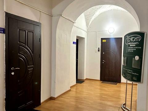 комерційна за адресою Івано-Франківськ, Старозамкова вул., 2