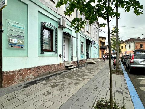 комерційна за адресою Івано-Франківськ, Старозамкова вул., 2