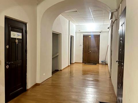 комерційна за адресою Івано-Франківськ, Старозамкова вул., 2