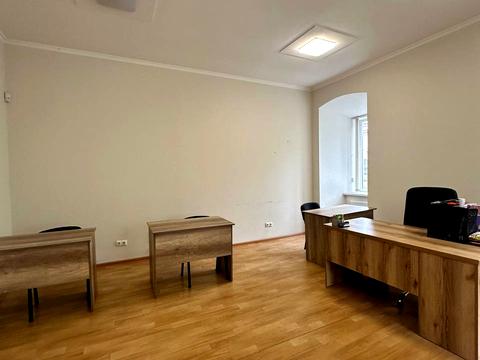 комерційна за адресою Івано-Франківськ, Старозамкова вул., 2