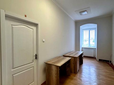 комерційна за адресою Івано-Франківськ, Старозамкова вул., 2