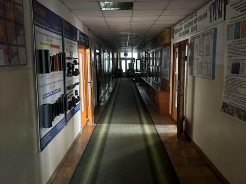 комерційна за адресою В'ячеслава Чорновола просп. (), 67а