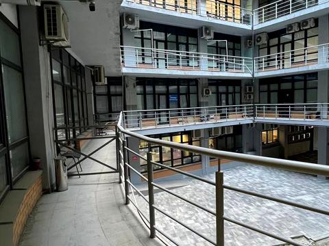 комерційна за адресою Євгена Коновальця вул. (Щорса), 36д