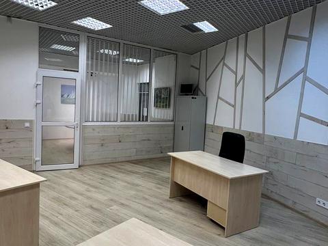 комерційна за адресою Євгена Коновальця вул. (Щорса), 36д