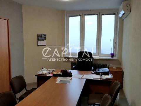 комерційна за адресою Срібнокільська вул., 1