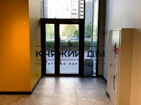 комерційна за адресою Ревуцького вул., 40-Б