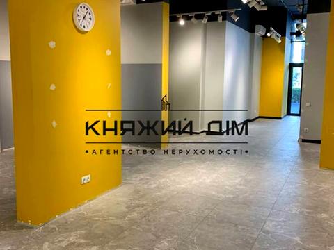 комерційна за адресою Ревуцького вул., 40-Б