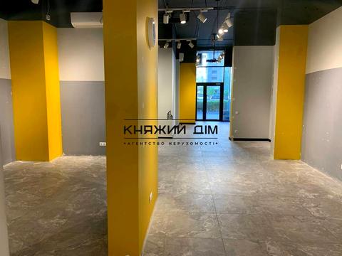 комерційна за адресою Ревуцького вул., 40-Б