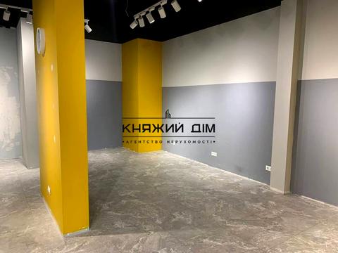 комерційна за адресою Ревуцького вул., 40-Б