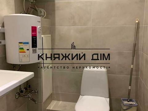 комерційна за адресою Ревуцького вул., 40-Б