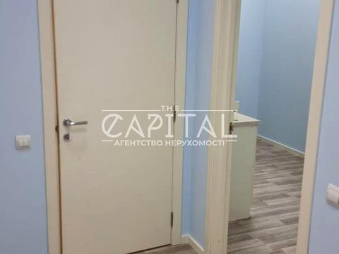 комерційна за адресою Голосіївський просп. (40-річчя Жовтня), 60