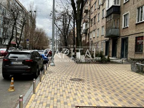 комерційна за адресою Микільсько-Ботанічна вул., 17/19