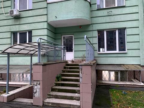 комерційна за адресою Печерська вул., 6