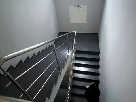 комерційна за адресою Канатна вул., 128