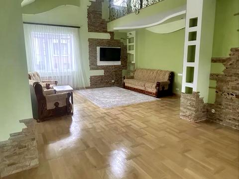 будинок за адресою с. Зимна Вода, Романа Шухевича вул., 130