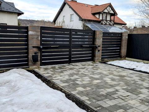 будинок за адресою Мельника вул.