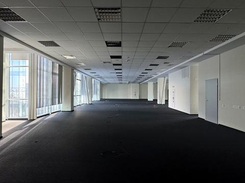 комерційна за адресою Солом'янська вул., 11