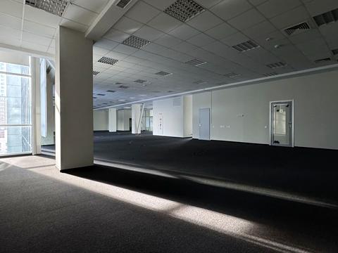 комерційна за адресою Солом'янська вул., 11
