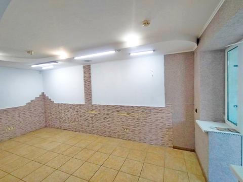 комерційна за адресою Степана Бандери вул., 33а