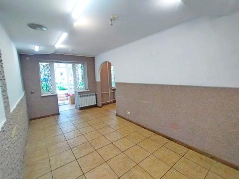 комерційна за адресою Степана Бандери вул., 33а