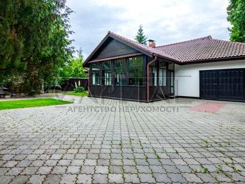 будинок за адресою Київська вул., 1