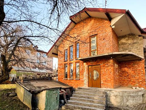 дом по адресу Степана Бандери ул.