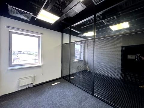 комерційна за адресою Вадима Гетьмана вул., 6