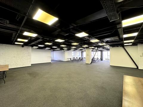 комерційна за адресою Вадима Гетьмана вул., 6