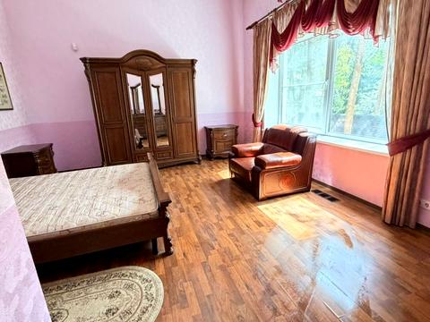будинок за адресою Молодіжна, 1