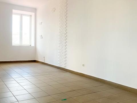 комерційна за адресою Максима Кривоноса вул., 12