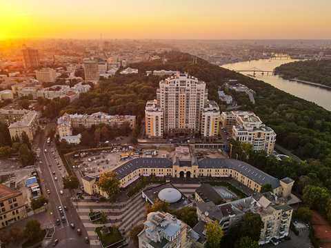 коммерческая по адресу Ивана Мазепы ул. (Січневого Повстання), 1