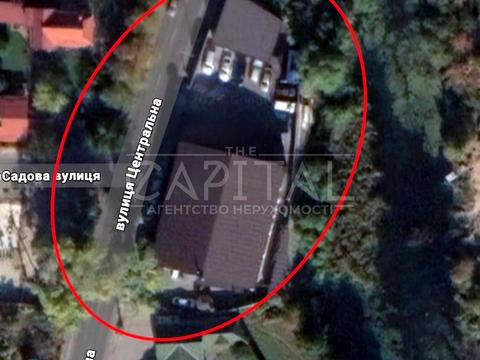 комерційна за адресою Центральна вул., 12