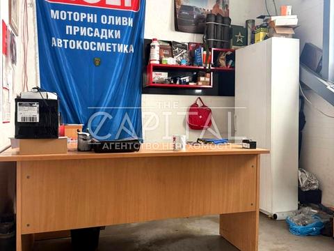комерційна за адресою Центральна вул., 12