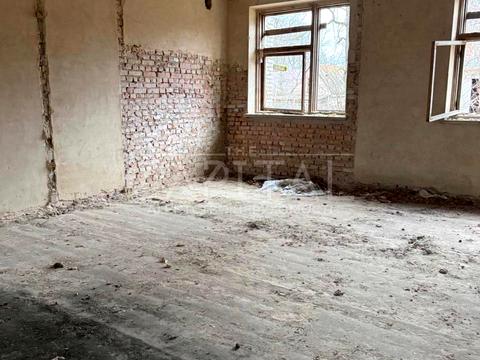 комерційна за адресою Кленова вул., 32