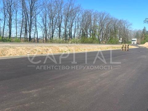 комерційна за адресою Білогородська вул., 27