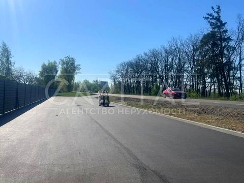 комерційна за адресою Білогородська вул., 27