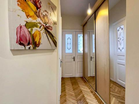 квартира за адресою Академіка Володимира Гнатюка вул. (), 3