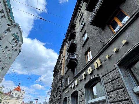 квартира за адресою Академіка Володимира Гнатюка вул. (), 3