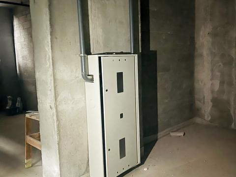 комерційна за адресою Дніпровська набережна вул., 20-А