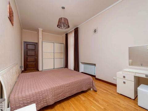 1864701695020467