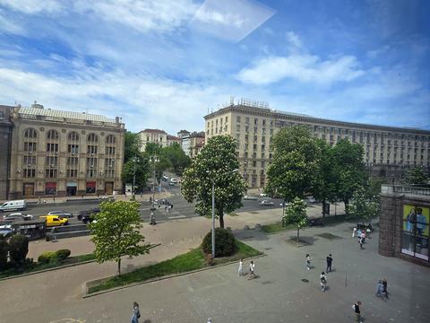 комерційна за адресою Хрещатик вул. (Kreschatic), 23
