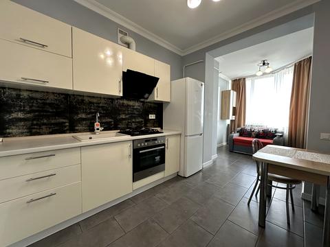 квартира за адресою Абрикосова вул., 5