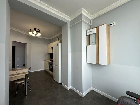 квартира за адресою Абрикосова вул., 5