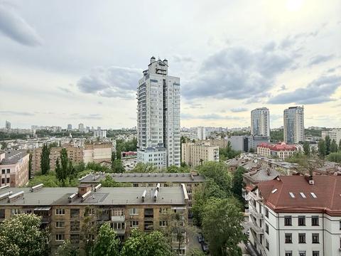 квартира за адресою Кирило-Мефодіївська вул., 2