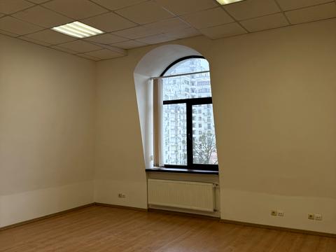коммерческая по адресу Софиевская пл., 18