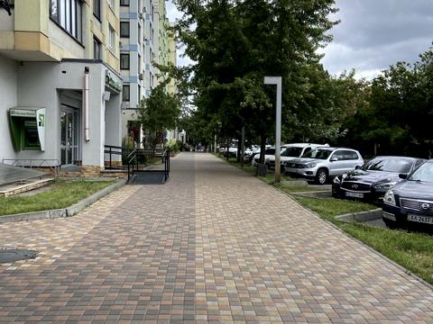 коммерческая по адресу Леси Украинки ул., 86